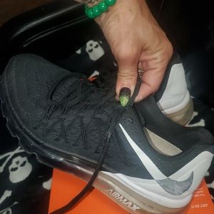 Nike Air Max size "7"